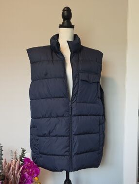 Old Navy Men's Dark Navy Quilted Puffer Vest